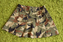 Load image into Gallery viewer, Camo skirt
